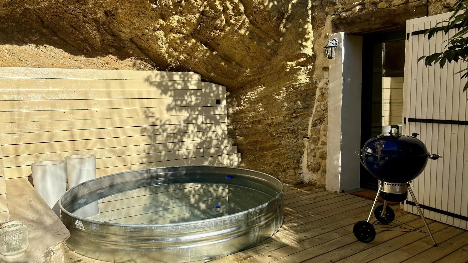 Charming Provencal Retreat With A Lush Private Courtyard Villa Rochegude  Holiday home Rochegude (Drome)