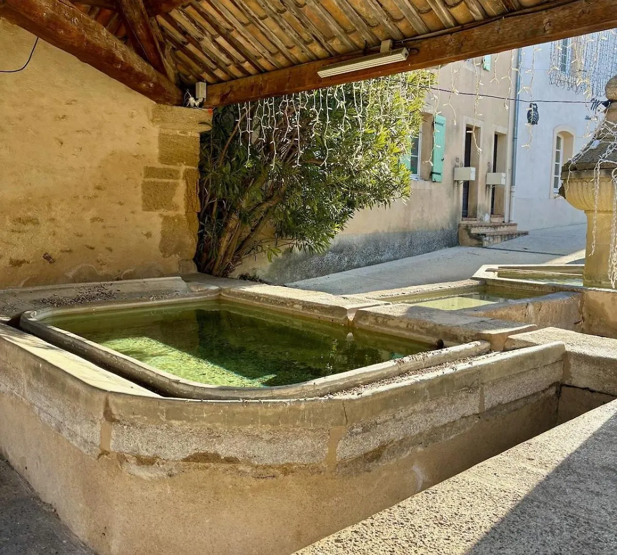 Vakantiehuis Charming Provencal Retreat With A Lush Private Courtyard Villa Rochegude