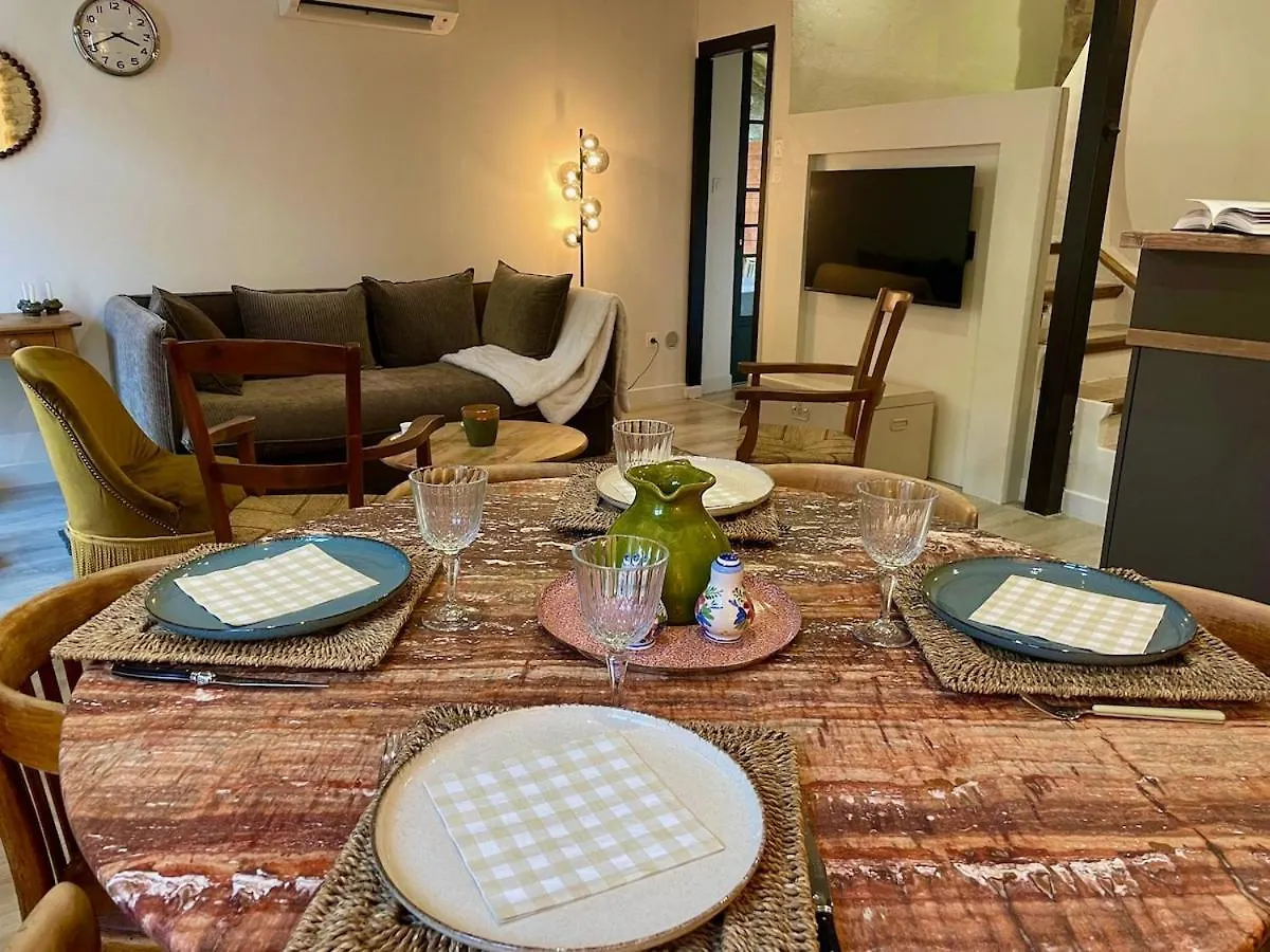 Charming Provencal Retreat With A Lush Private Courtyard Villa Rochegude  Rochegude (Drome)