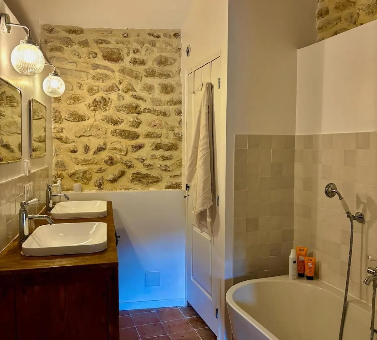 Dom wakacyjny Willa Charming Provencal Retreat With A Lush Private Courtyard Rochegude