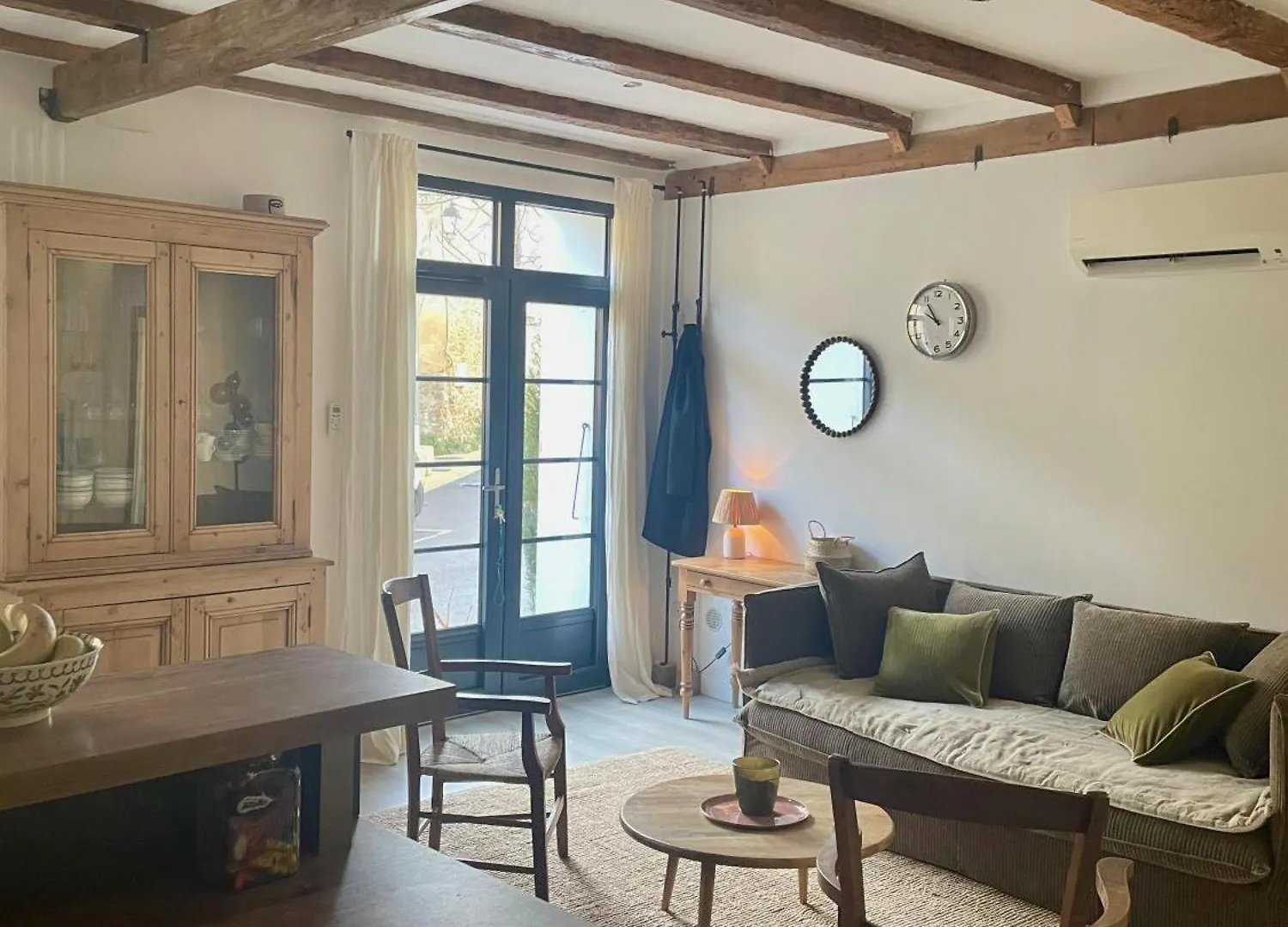 Charming Provencal Retreat With A Lush Private Courtyard Villa Rochegude  Holiday home Rochegude (Drome)