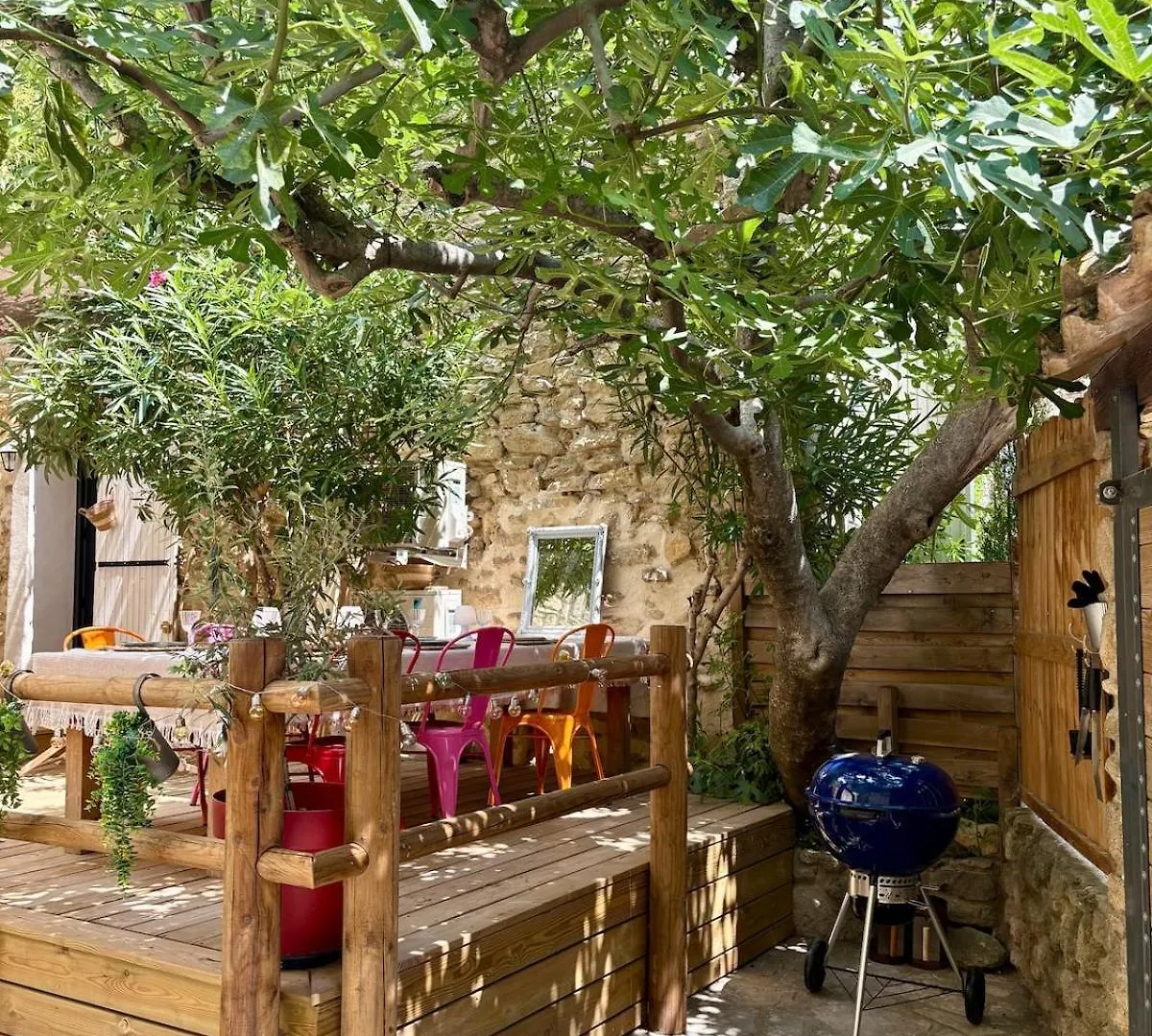 Ferienhaus Villa Charming Provencal Retreat With A Lush Private Courtyard Rochegude