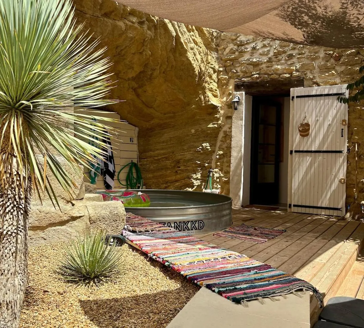 Villa Charming Provencal Retreat With A Lush Private Courtyard Rochegude  Ferienhaus