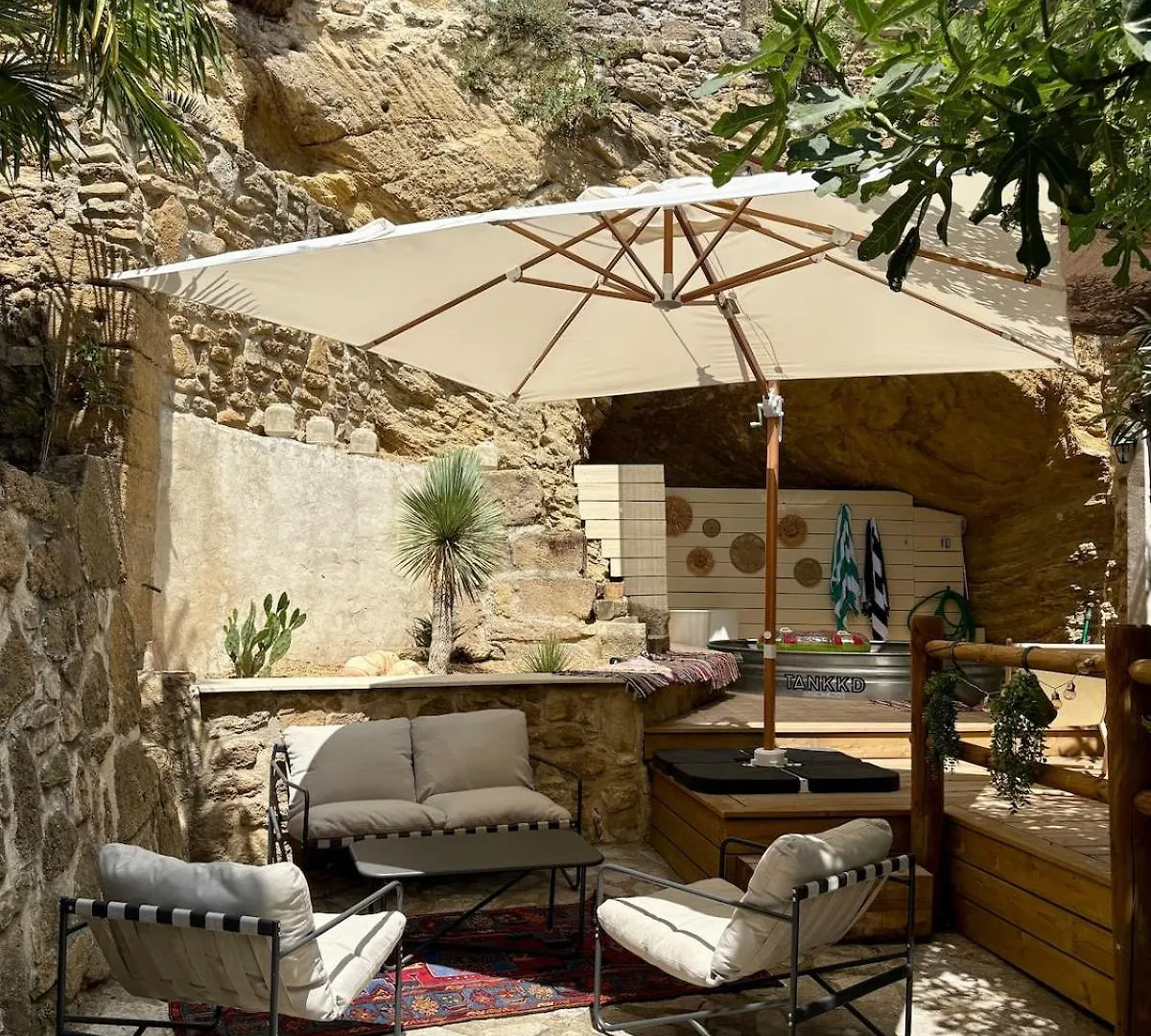 Willa Charming Provencal Retreat With A Lush Private Courtyard Rochegude  Rochegude (Drome)
