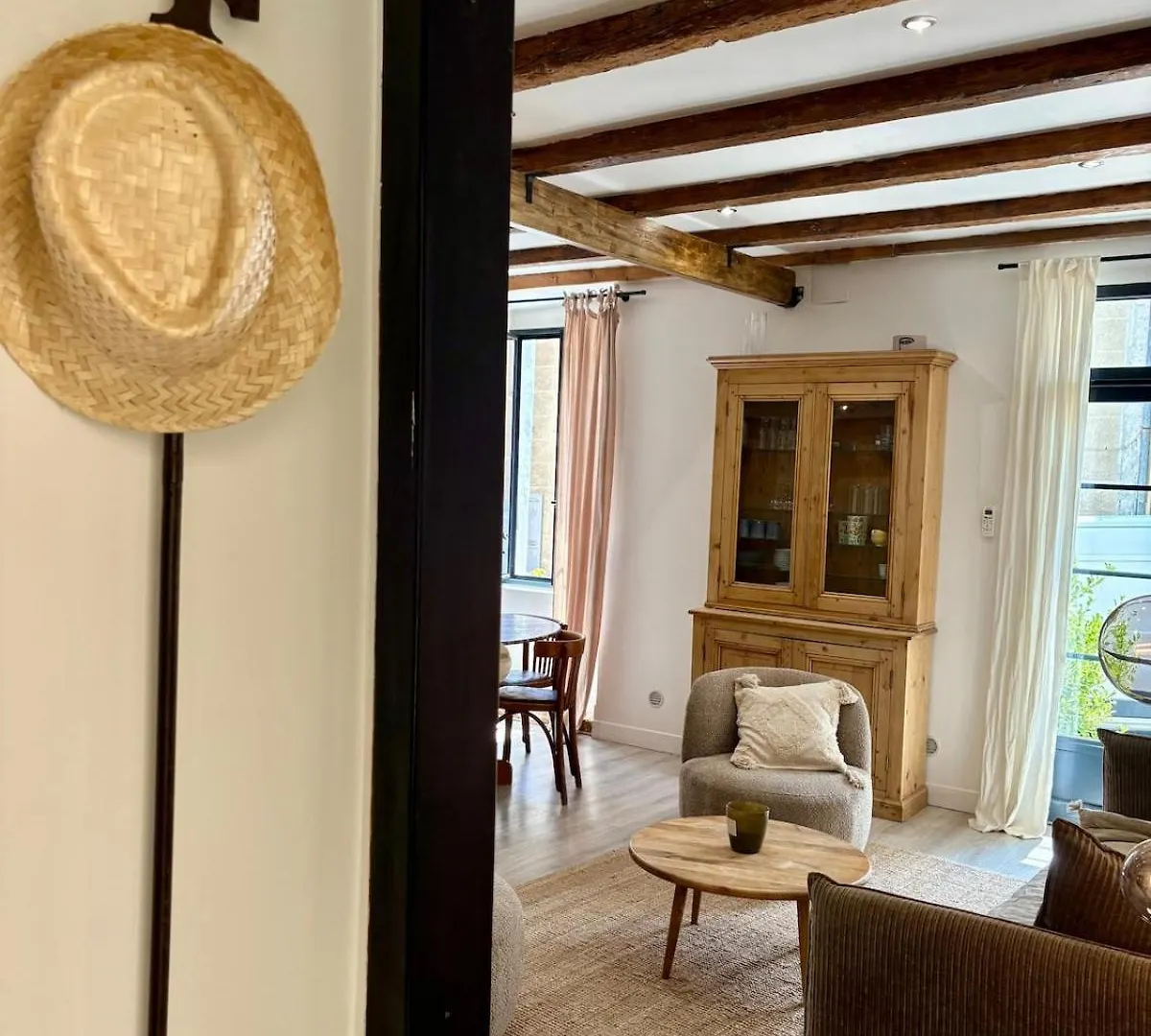 Willa Charming Provencal Retreat With A Lush Private Courtyard Rochegude  Francja
