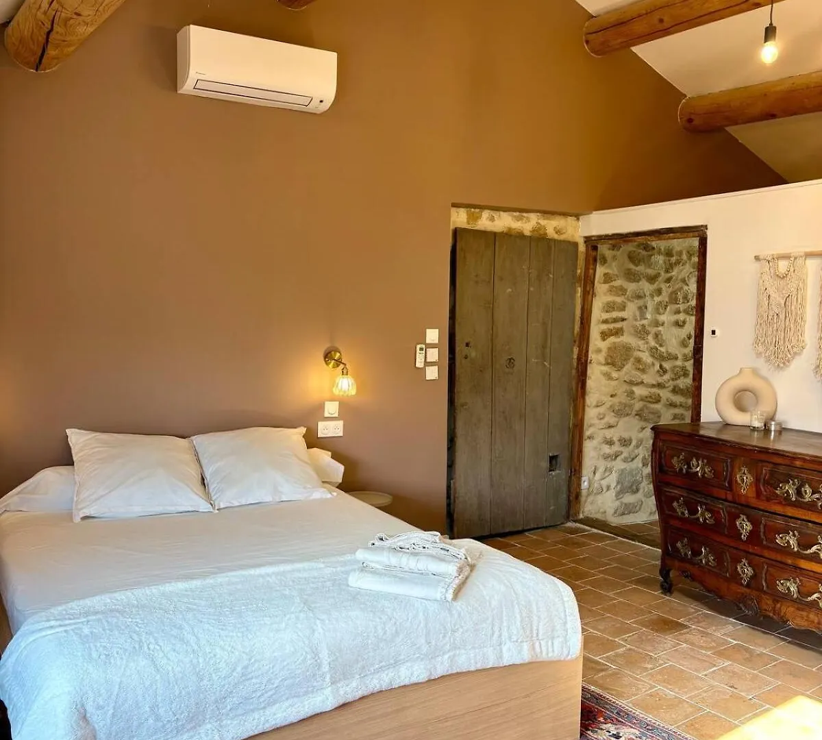 Dom wakacyjny Willa Charming Provencal Retreat With A Lush Private Courtyard Rochegude