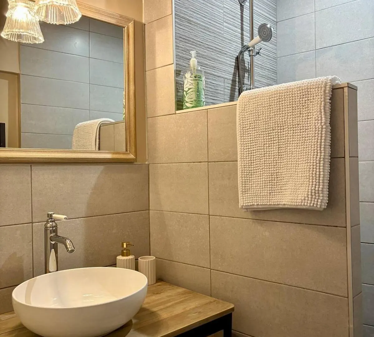 Dom wakacyjny Willa Charming Provencal Retreat With A Lush Private Courtyard Rochegude